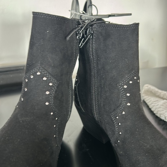 NWT Boot Black with silver accent - Picture 2 of 5